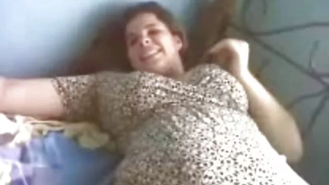 Milfs amateurs et adolescents partagent une compilation de sexe en porno dans les voitures public