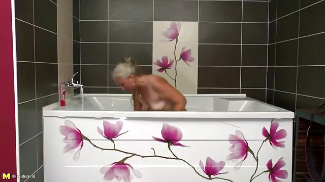 Creampie sexe dans la voitur de concombre Jalace à la maison
