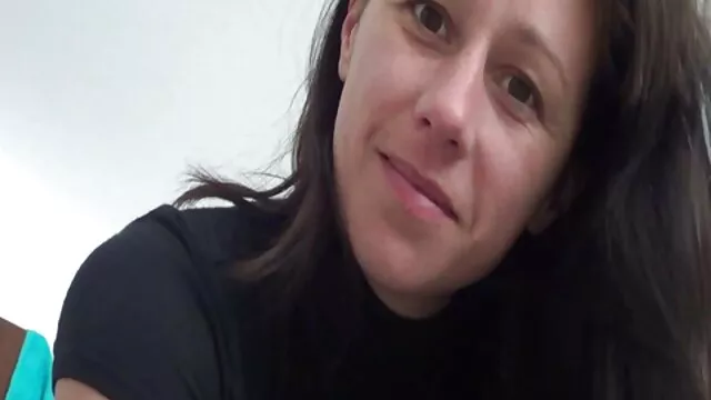 Teen blonde porno en voiture baisée