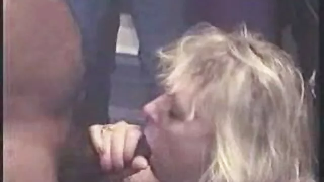 Bbw film porno dans la voiture dans pantoufles joi