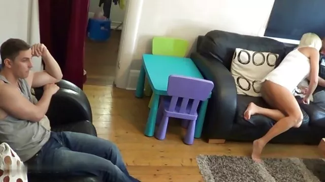 Un massagème youporn en voiture 5