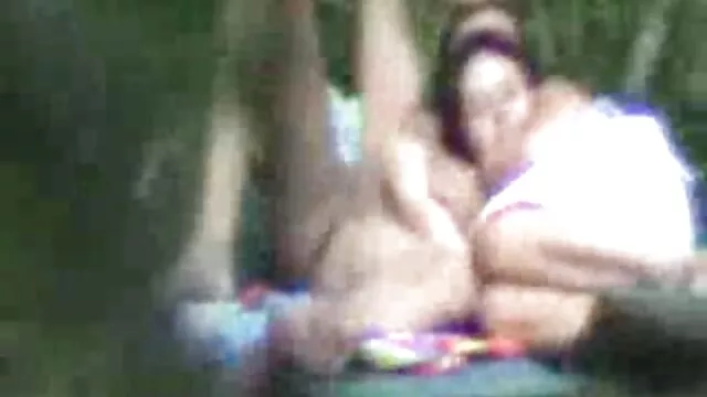 Plantureuse mûrit essayer le sexe video sexe dans la voiture lesbien
