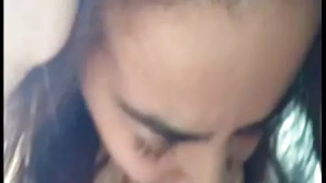 Belle grand-mère se fait lécher les pieds et sex tape voiture baiser par un beau goujon