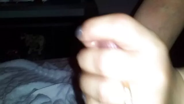 I David obtient des doigts branlette dans une voiture dans la chatte, gicle dans sa bouche