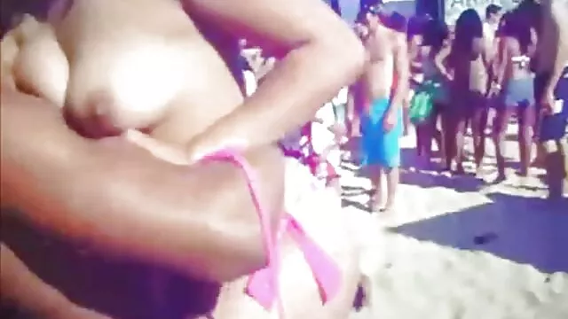 Japonais mature abusé video de sexe dans une voiture dans noir gangbang