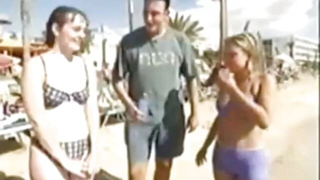 Je mets ces petits shorts en jean que tu video branlette en voiture aimes JOI