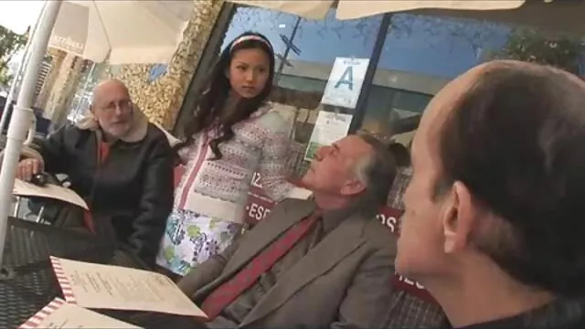 Votre salope Ivanka: porn en voiture sourit et pleure)))