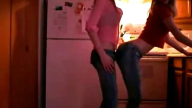 Vous perdrez votre virginité anale en vous faisant baiser avec un strapon ce soir porno dans une voiture