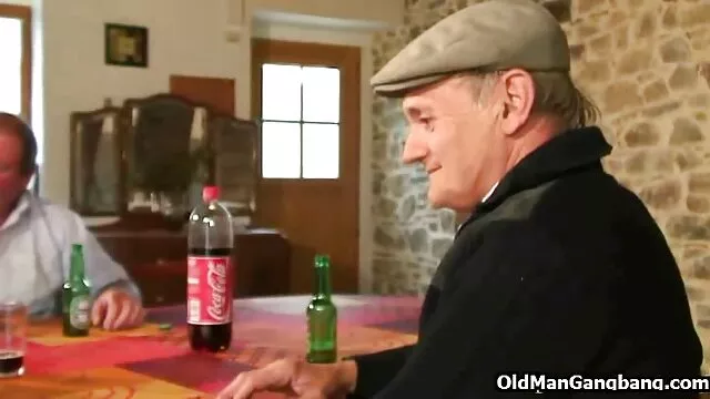 Orgie à sexe sur voiture la campagne