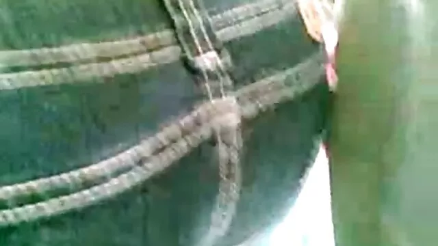 Une femme au foyer échangiste se transforme en accro au sexe sexe video voiture